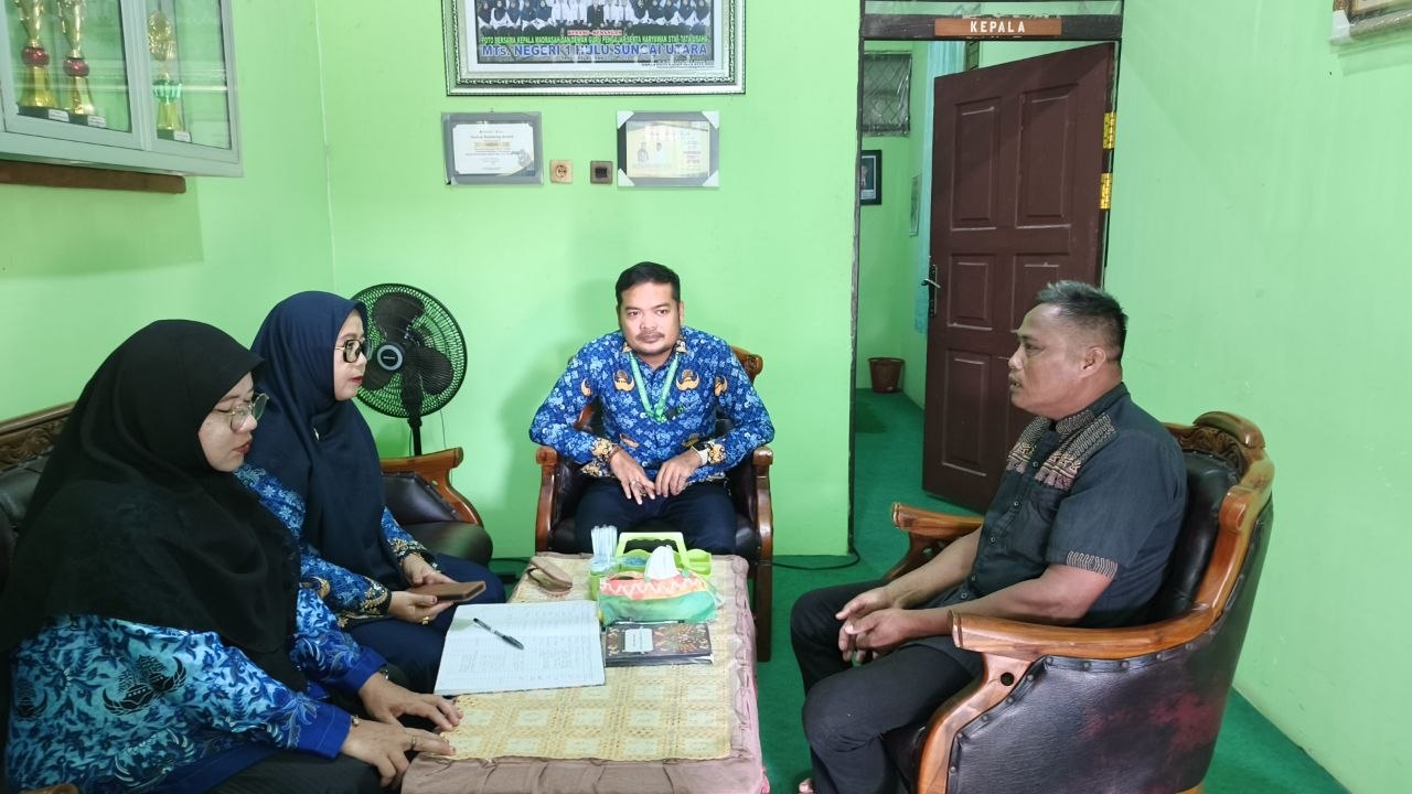 MTsN 1 HSU Panggil Wali Siswa Berkendala Kehadiran, Dorong Semangat Baru di Semester Mendatang MTsN 1 HSU Panggil Wali Siswa Berkendala Kehadiran, Dorong Semangat Baru di Semester Mendatang