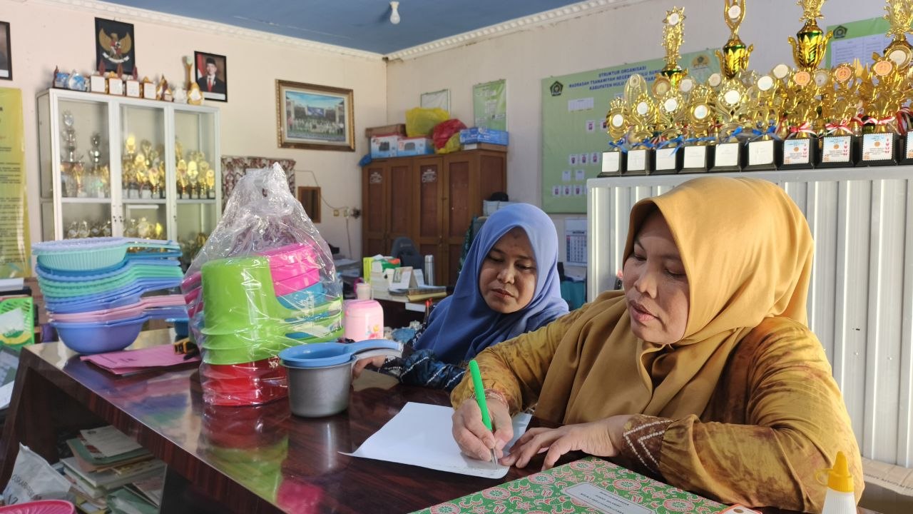 PTK MTsN 1 HSU Siapkan Beragam Doorprize untuk Meriahkan Hari Kenaikan Kelas PTK MTsN 1 HSU Siapkan Beragam Doorprize untuk Meriahkan Hari Kenaikan Kelas