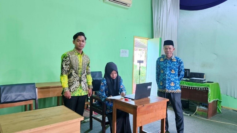 Empat Murid MTsN 1 HSU Ikuti OSN-P Kalimantan Selatan Bidang IPA, Matematika, dan IPS Empat Murid MTsN 1 HSU Ikuti OSN-P Kalimantan Selatan Bidang IPA, Matematika, dan IPS