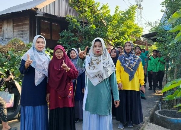 Jumat Sehat, Warga MTsN 1 HSU Susuri Jalur Desa Hambuku Pasar hingga Rantau Karau Raya Jumat Sehat, Warga MTsN 1 HSU Susuri Jalur Desa Hambuku Pasar hingga Rantau Karau Raya