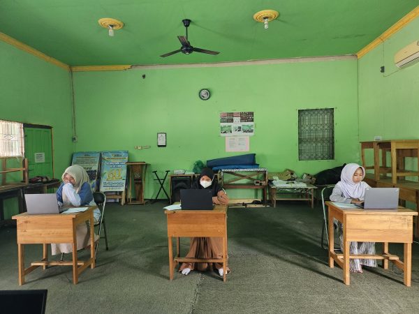 MTsN 1 HSU Gelar Uji Coba Olimpiade Madrasah Indonesia, Tiga Bidang Studi Diujikan Serentak MTsN 1 HSU Gelar Uji Coba Olimpiade Madrasah Indonesia, Tiga Bidang Studi Diujikan Serentak