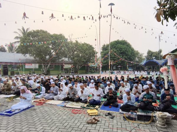 MTsN 1 HSU Gelar Sholat Istisqa' Bersama, Mohon Hujan di Tengah Ancaman Karhutla MTsN 1 HSU Gelar Sholat Istisqa' Bersama, Mohon Hujan di Tengah Ancaman Karhutla
