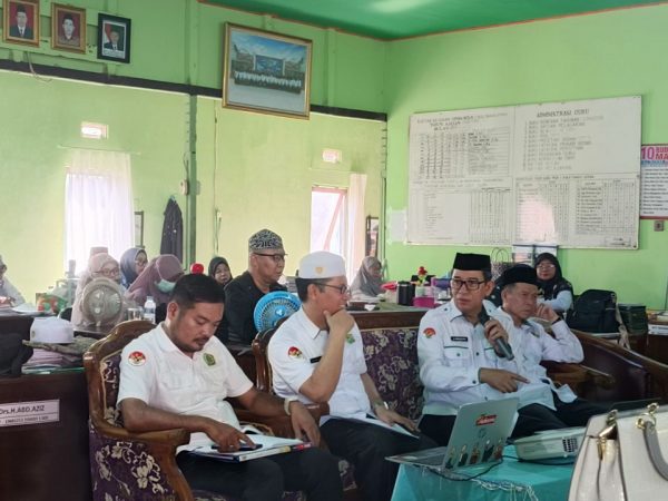 Tingkatkan Mutu Madrasah, Pengawas Kemenag HSU Refleksikan Hasil PKKM 2025 dan Sosialisasikan MAGIS di MTsN 1 HSU Tingkatkan Mutu Madrasah, Pengawas Kemenag HSU Refleksikan Hasil PKKM 2025 dan Sosialisasikan MAGIS di MTsN 1 HSU