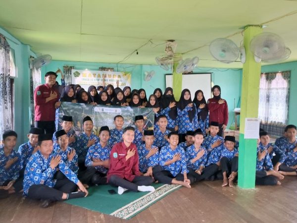 MTsN 1 HSU Terima Sosialisasi Budaya Kuntau Bersama Nanang Galuh, Kenalkan Program Sabuku kepada Murid Kelas IX MTsN 1 HSU Terima Sosialisasi Budaya Kuntau Bersama Nanang Galuh, Kenalkan Program Sabuku kepada Murid Kelas IX