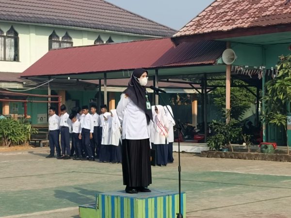 Bak Pohon yang Berbuah Manis, Ini Pesan Menyentuh Pembina Upacara MTsN 1 HSU tentang Arti Kebermanfaatan Bak Pohon yang Berbuah Manis, Ini Pesan Menyentuh Pembina Upacara MTsN 1 HSU tentang Arti Kebermanfaatan